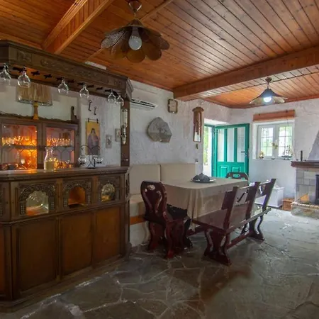 Vakantiehuis Traditional Méson Yerakaríon